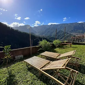 the-passion-fruit-house.madeira-islandshotels.com/