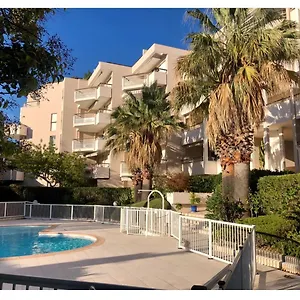 superbe-appartement-avec-piscine-au-bord-de-la-mer.fr-provencehotel.com/